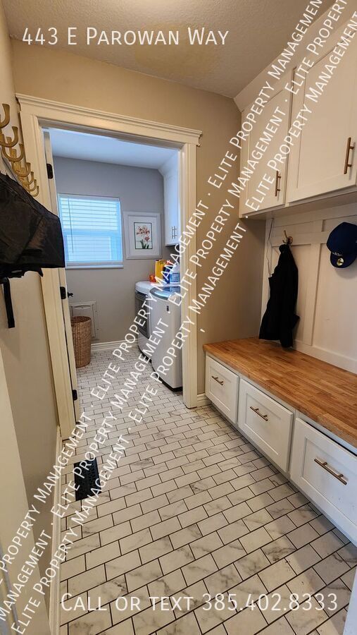 Building Photo - 443 E Parowan Way