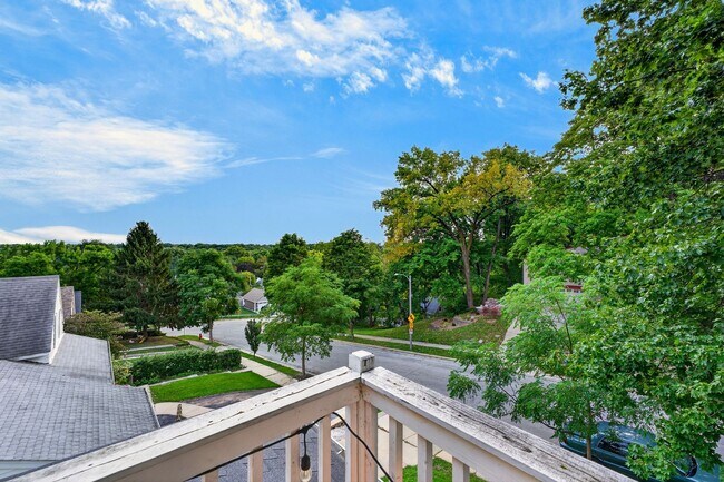 Building Photo - 1424 N 70th St