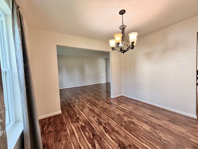 Building Photo - 1012 Antioch Cir