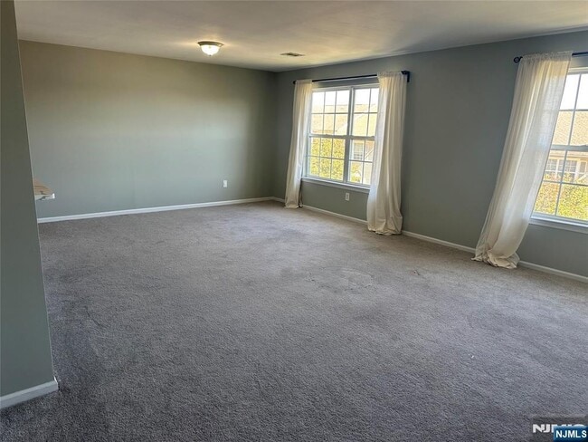 Building Photo - 60 Bergen Ridge Rd