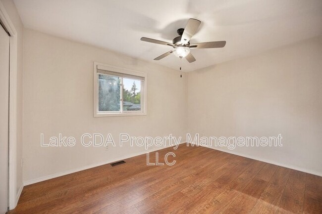 Building Photo - 12616 N Emerald Dr