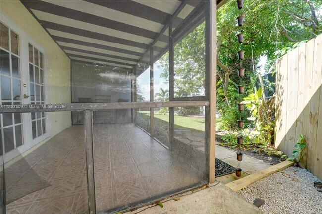Building Photo - 2401 SW 58th Manor