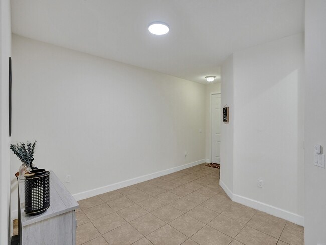 Building Photo - 5804 NW 46th Ln