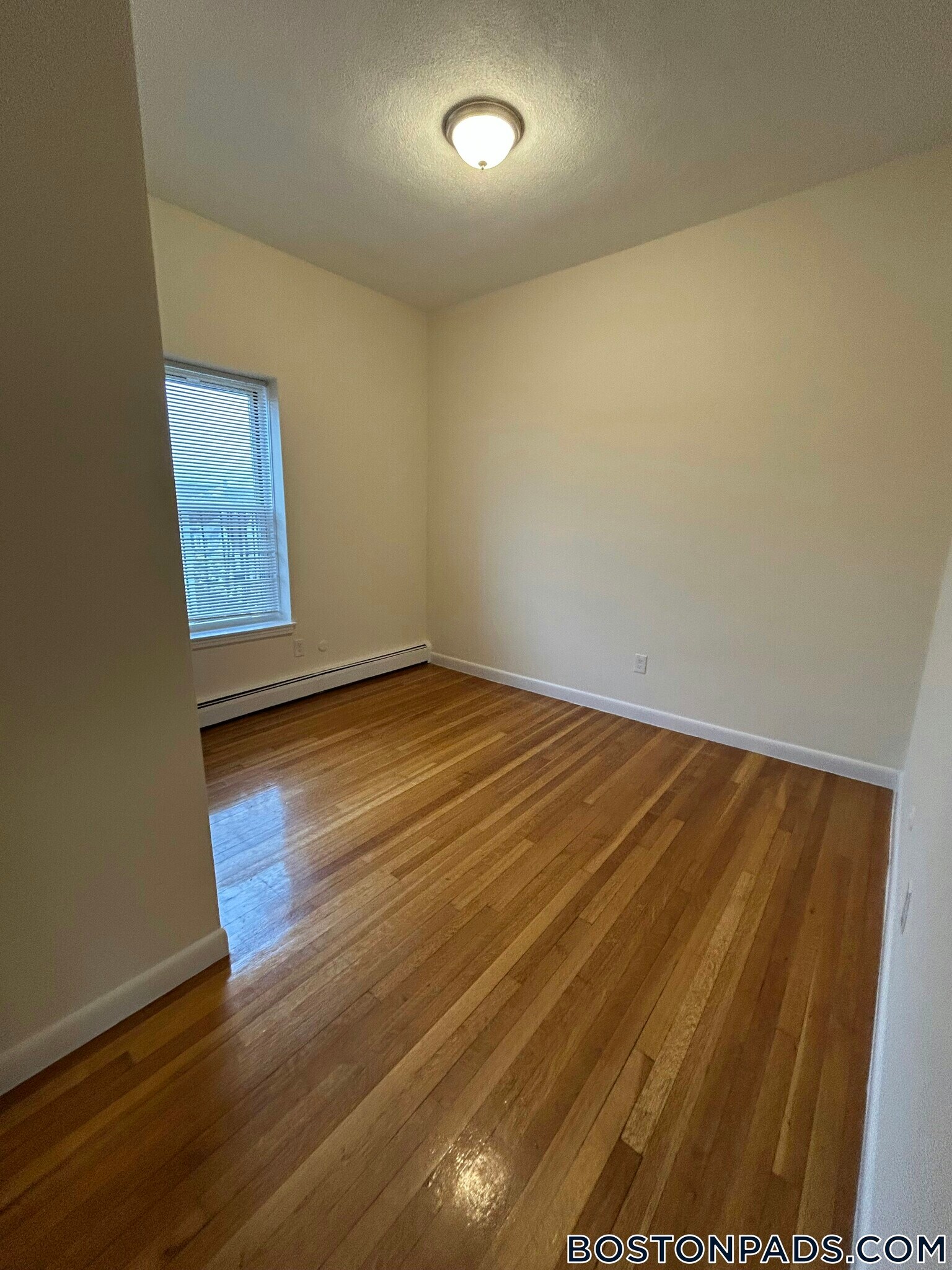 Building Photo - 180 N Beacon St