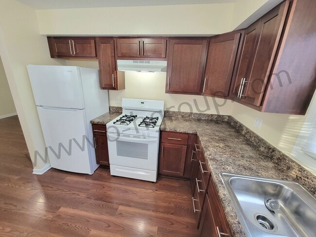 Building Photo - 4705 42nd Ave