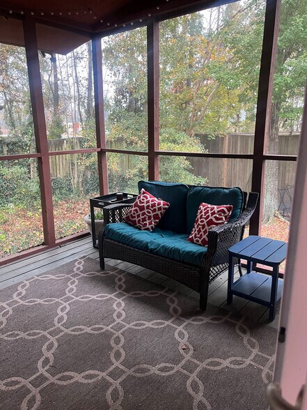 Building Photo - 47 Arabian Dr