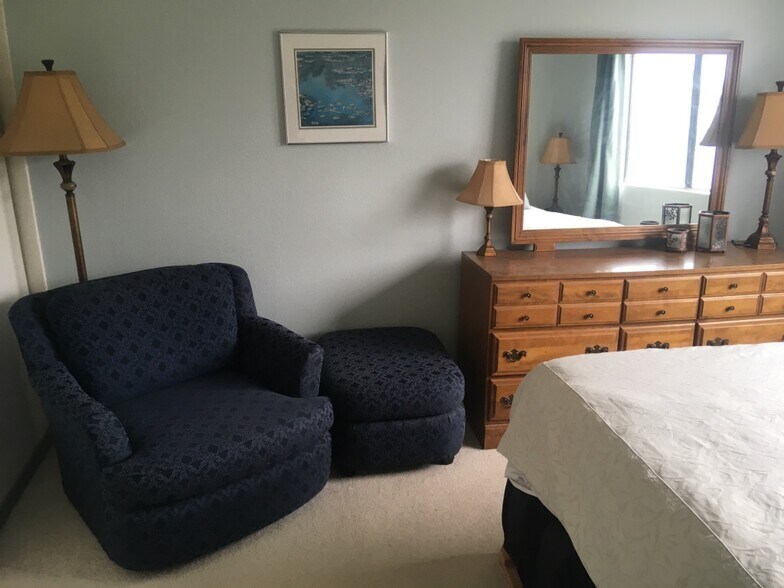 Building Photo - 4357 Cleveland Ave