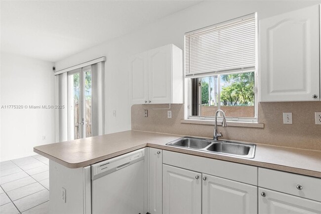 Building Photo - 10863 SW 88th Terrace