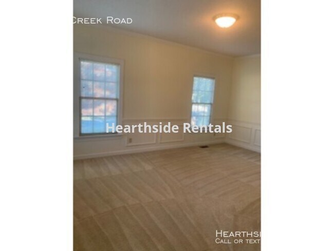 Building Photo - 215 Bent Creek Dr