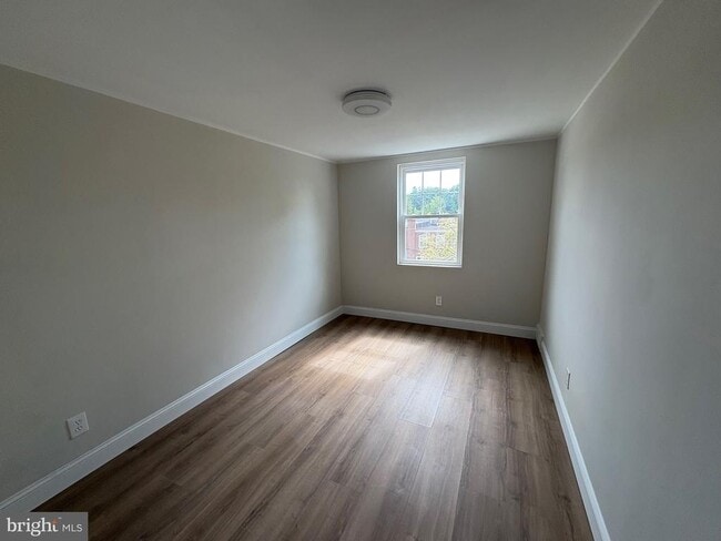 Building Photo - 5240 Fairhaven Rd