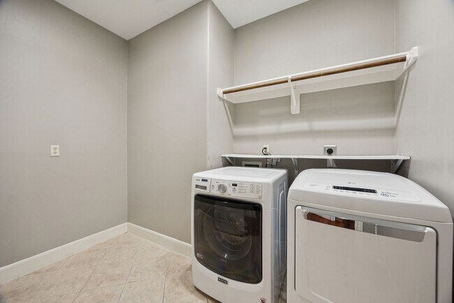 Building Photo - 6615 Redberry Glen Ln