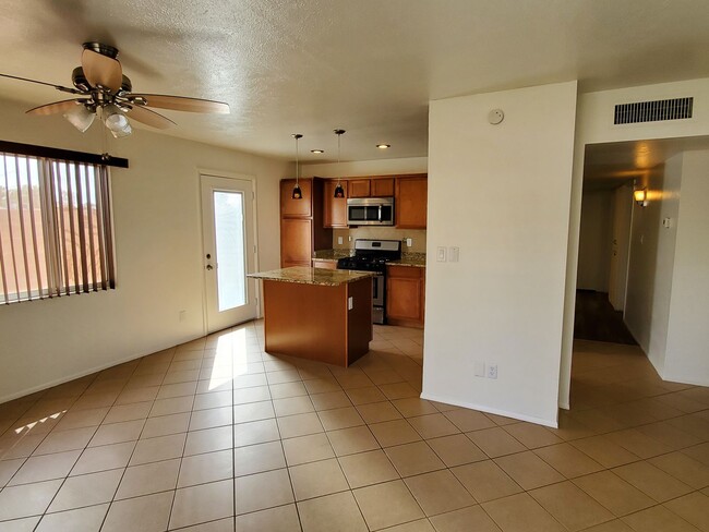 Building Photo - 3 bedroom + mother in law suite/ home offi...