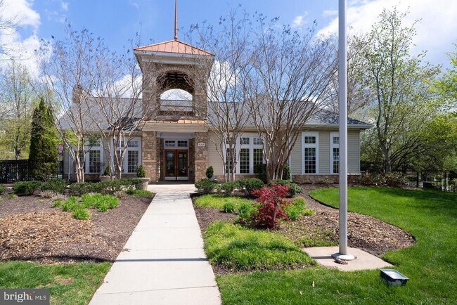 Building Photo - 5117 Travis Edward Way