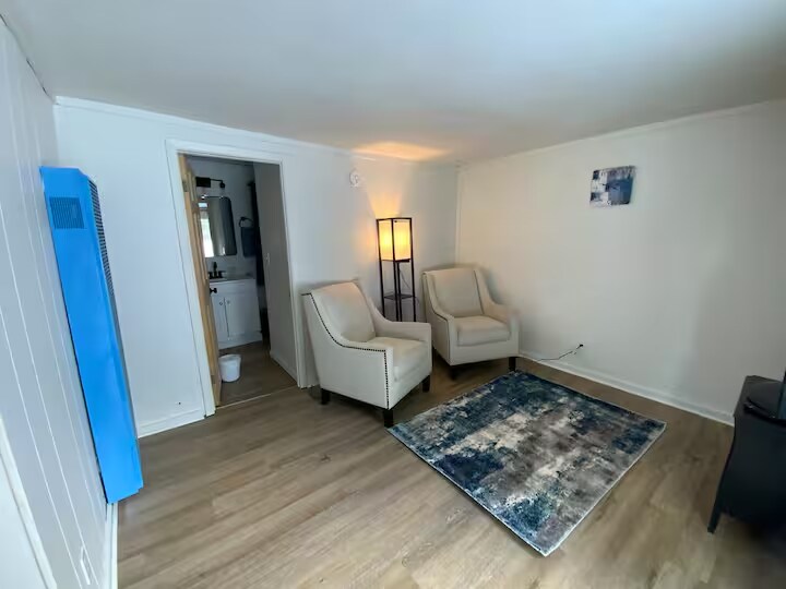 Building Photo - 115 Mckenzie St