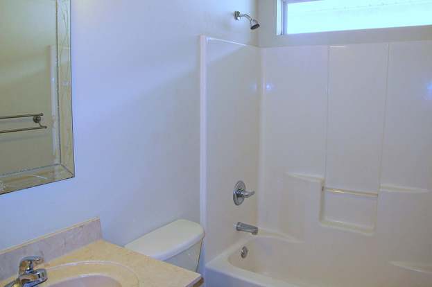 Building Photo - 4150 Oak Pointe Dr