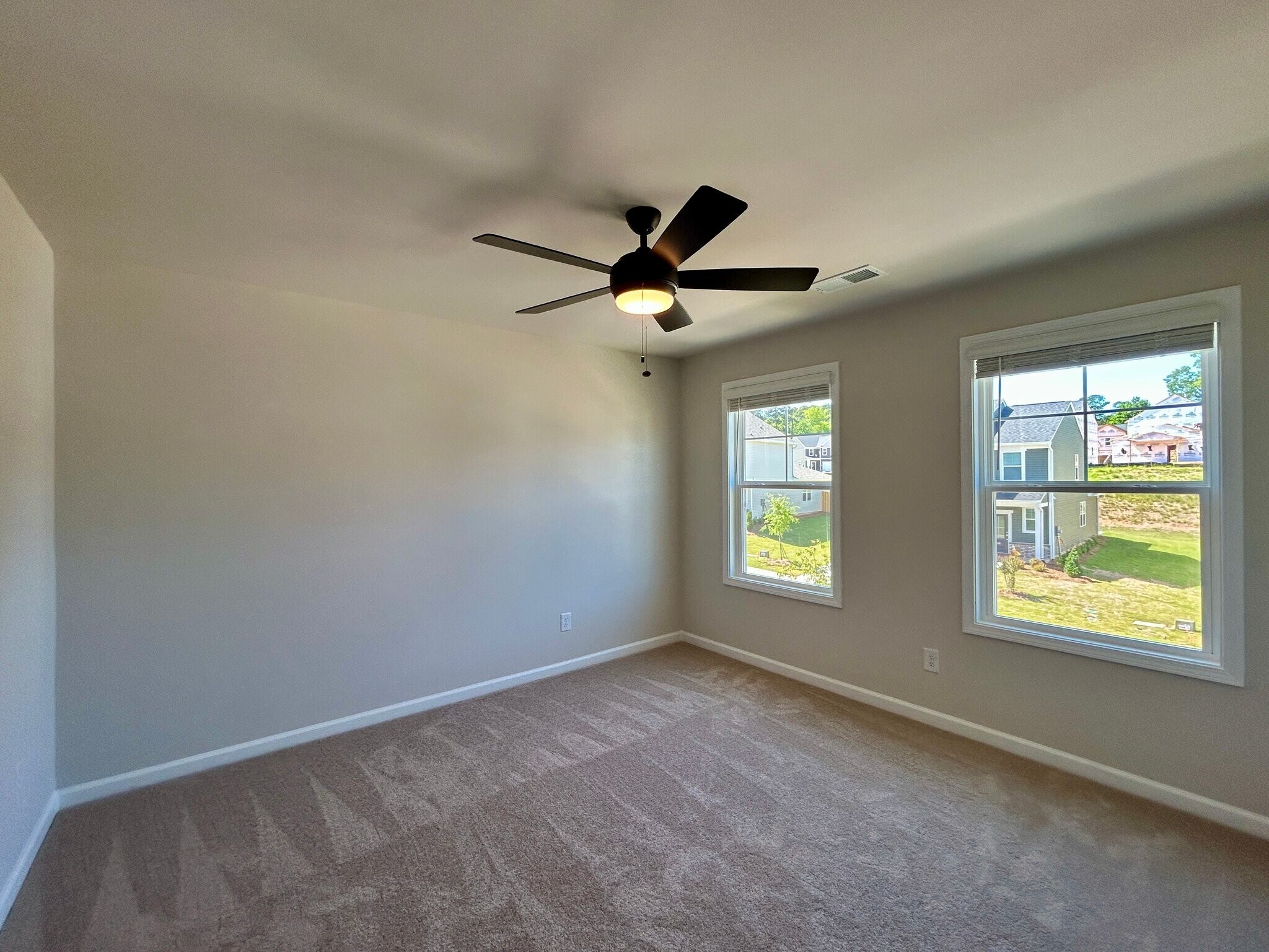 Building Photo - 6154 General Dr