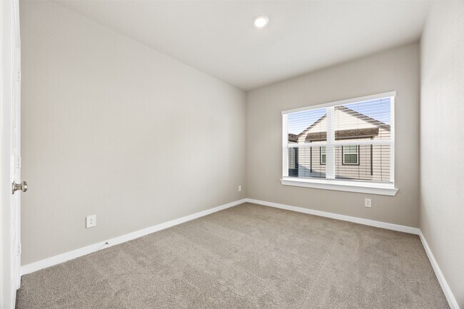 Building Photo - 4115 Glowing Hearth Dr