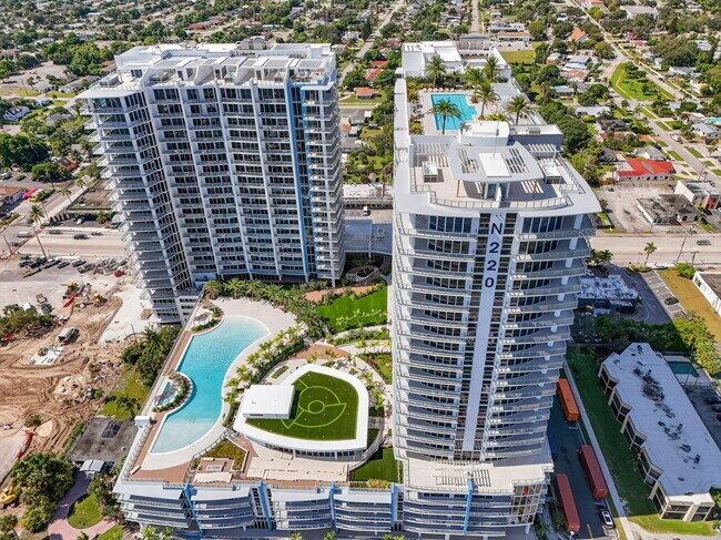 Building Photo - 220 Lake Shore Dr