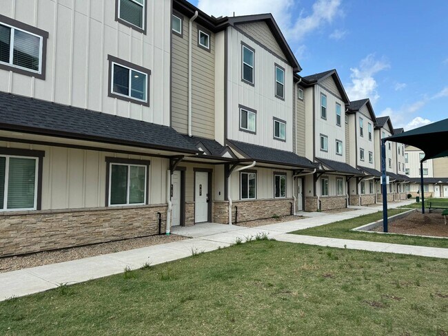 Building Photo - 12603 Telge Rd