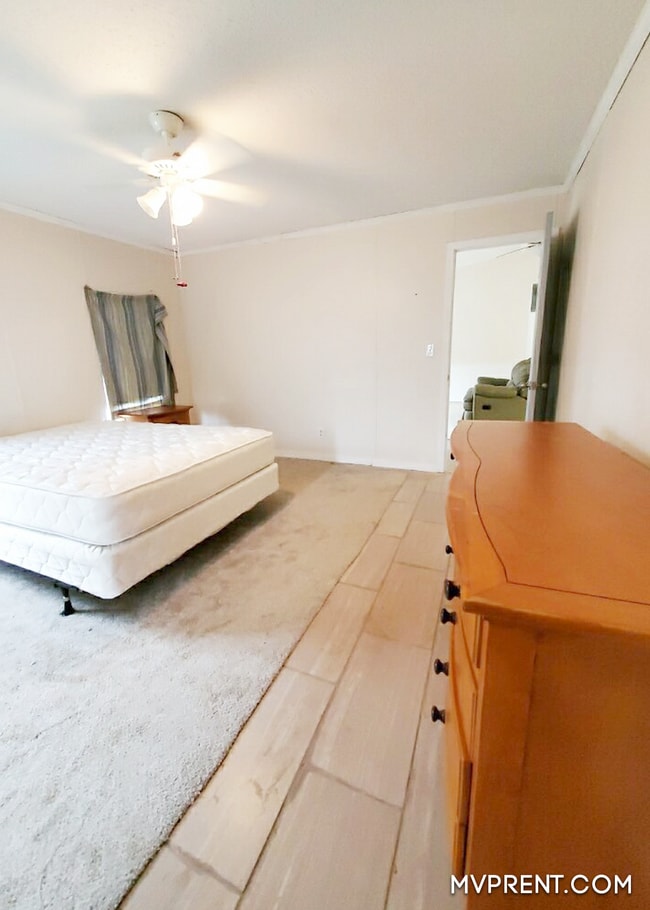Building Photo - 279 Seminole Trl