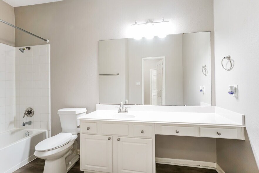 Building Photo - 16510 Timberidge Ct