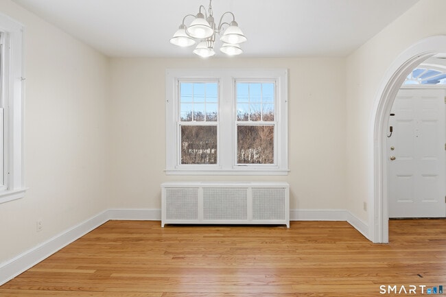 Building Photo - 815 E Main St