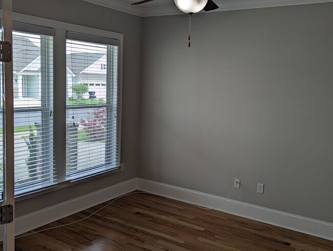 Building Photo - Beautiful 4 Bedroom, 3.5 Bath + Office Single Family Home Located in Ox Bottom Crest For Lease