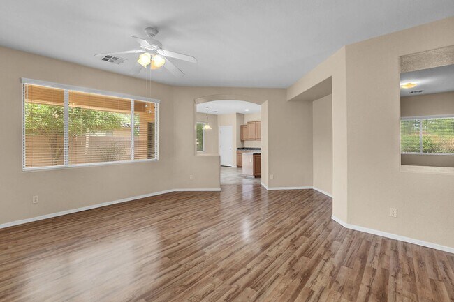 Building Photo - 18631 E Swan Dr