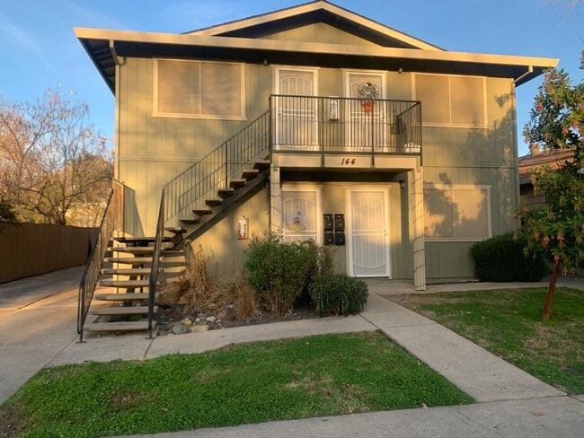 Building Photo - 144 Duranta St