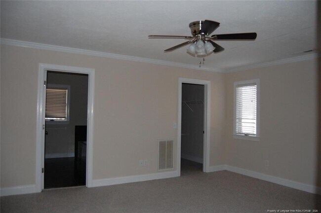 Building Photo - 1165 Greenbriar Dr