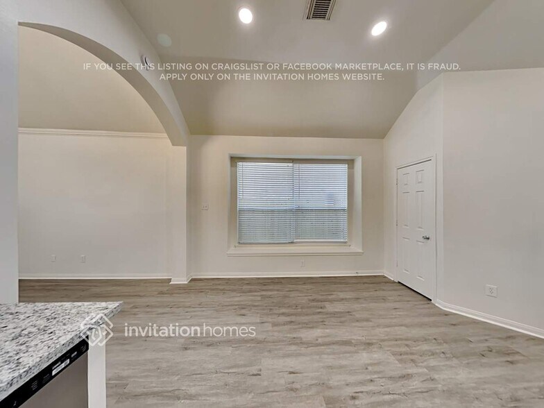 Building Photo - 907 Portsmouth Dr