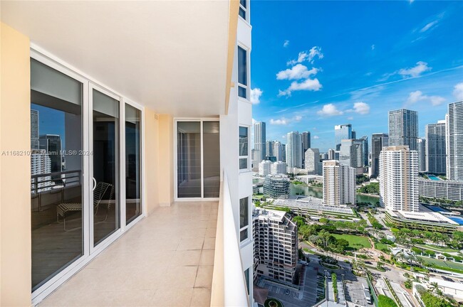 Building Photo - 808 Brickell Key Dr