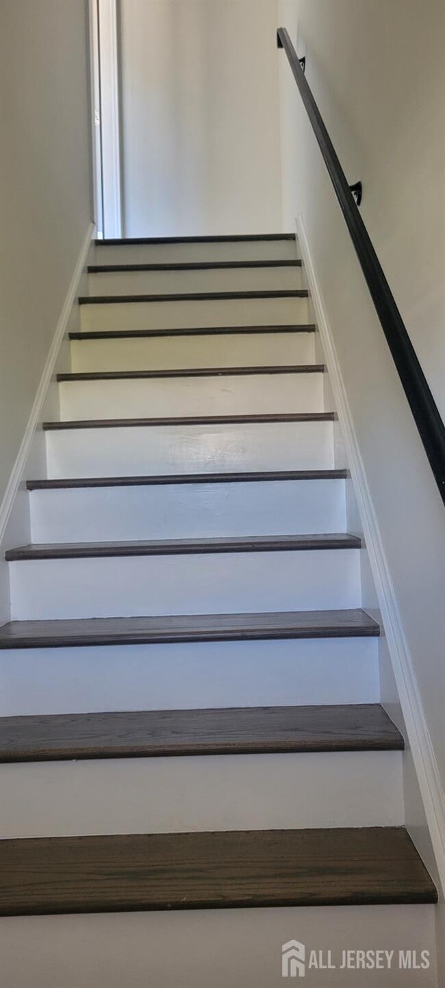 Building Photo - 358 Raritan St