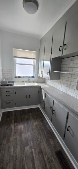 Building Photo - 4217 S 49th St