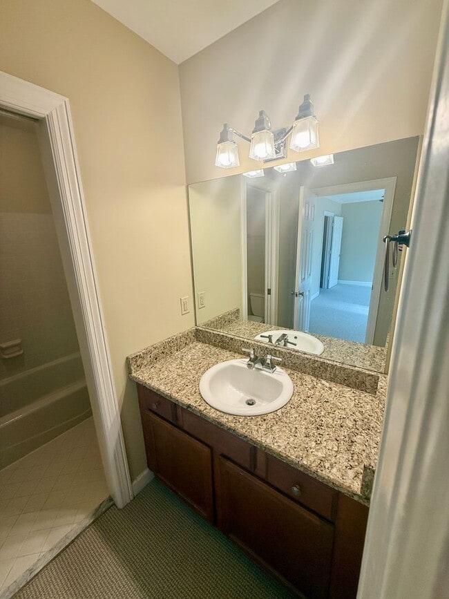 Building Photo - Green Hills living at its best. 2 BR 2.5 B...
