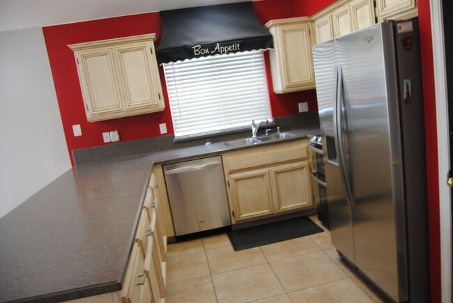 Building Photo - 3025 Starside Dr