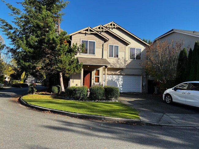 Primary Photo - Great Corner Home in Popular Redmond Neigh...