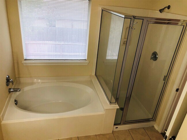 Building Photo - 5639 Stonecloud Ln