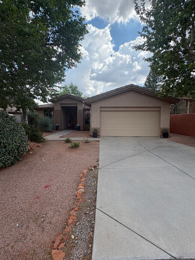 Building Photo - 110 E Bighorn Ct
