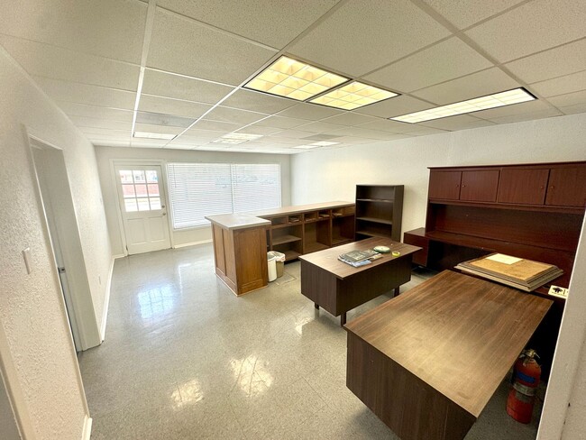 Building Photo - Office Space In Downtown Biloxi! Great Loc...