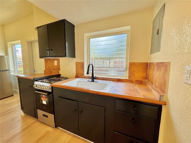 Building Photo - 12287 NE 7th Ave