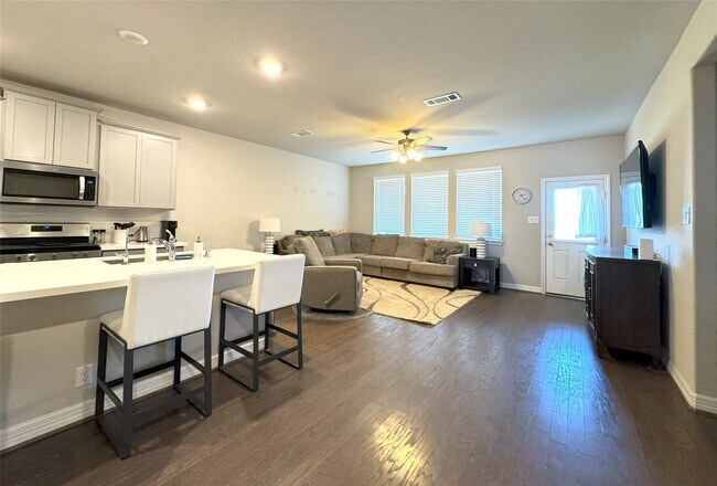 Building Photo - 26006 Steele Flower Dr