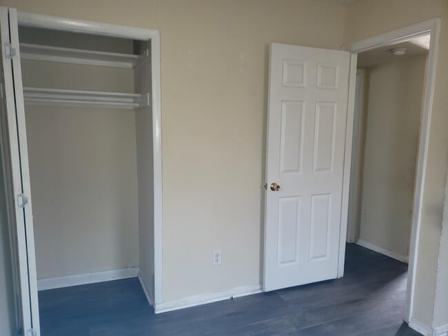Building Photo - 632 Eva Cir