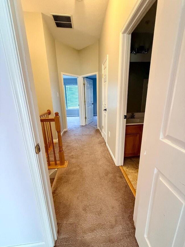 Building Photo - 838 Lowe Rd