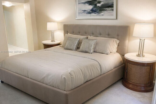 Building Photo - 3800 N Hills Dr