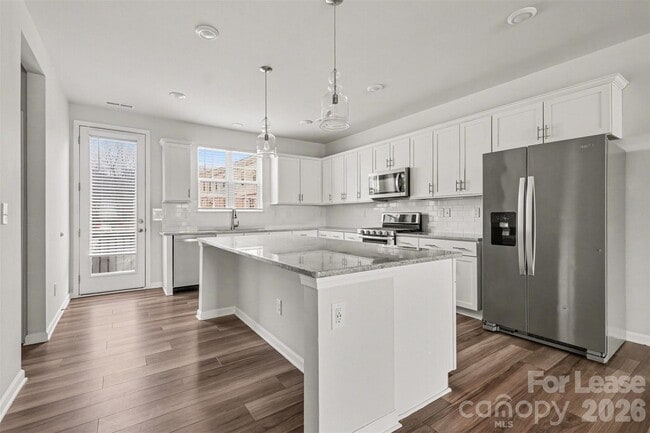 Building Photo - 10016 Hemingway Pl