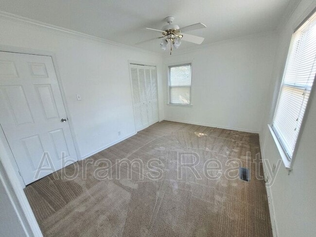 Building Photo - 617 Maycox Ave