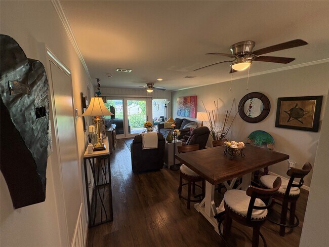 Building Photo - 211 D Lakeview Terrace