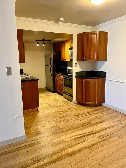Building Photo - 4600 E Asbury Cir