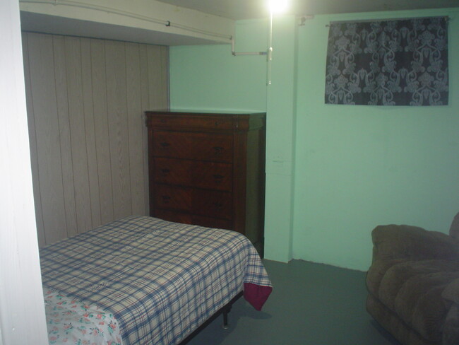 3rd bedroom - 714 Main St